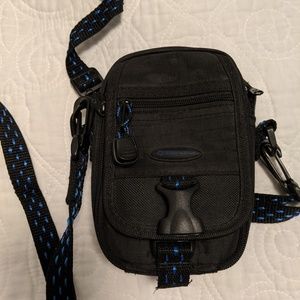 Small Samsonite camera travel crossbody bag